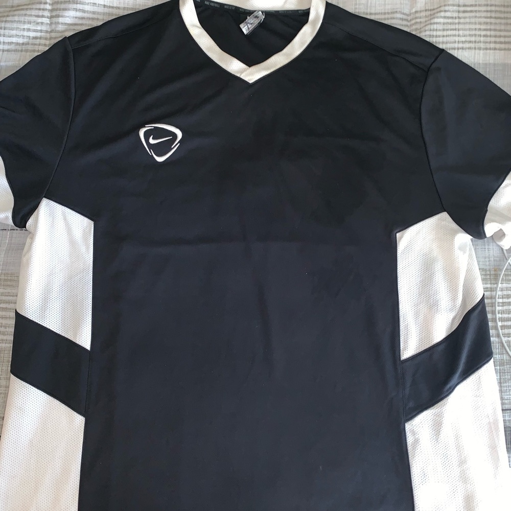 Men’s Nike dry fit shirt